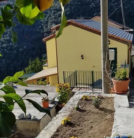 Casa Ela Feriehus Levanto